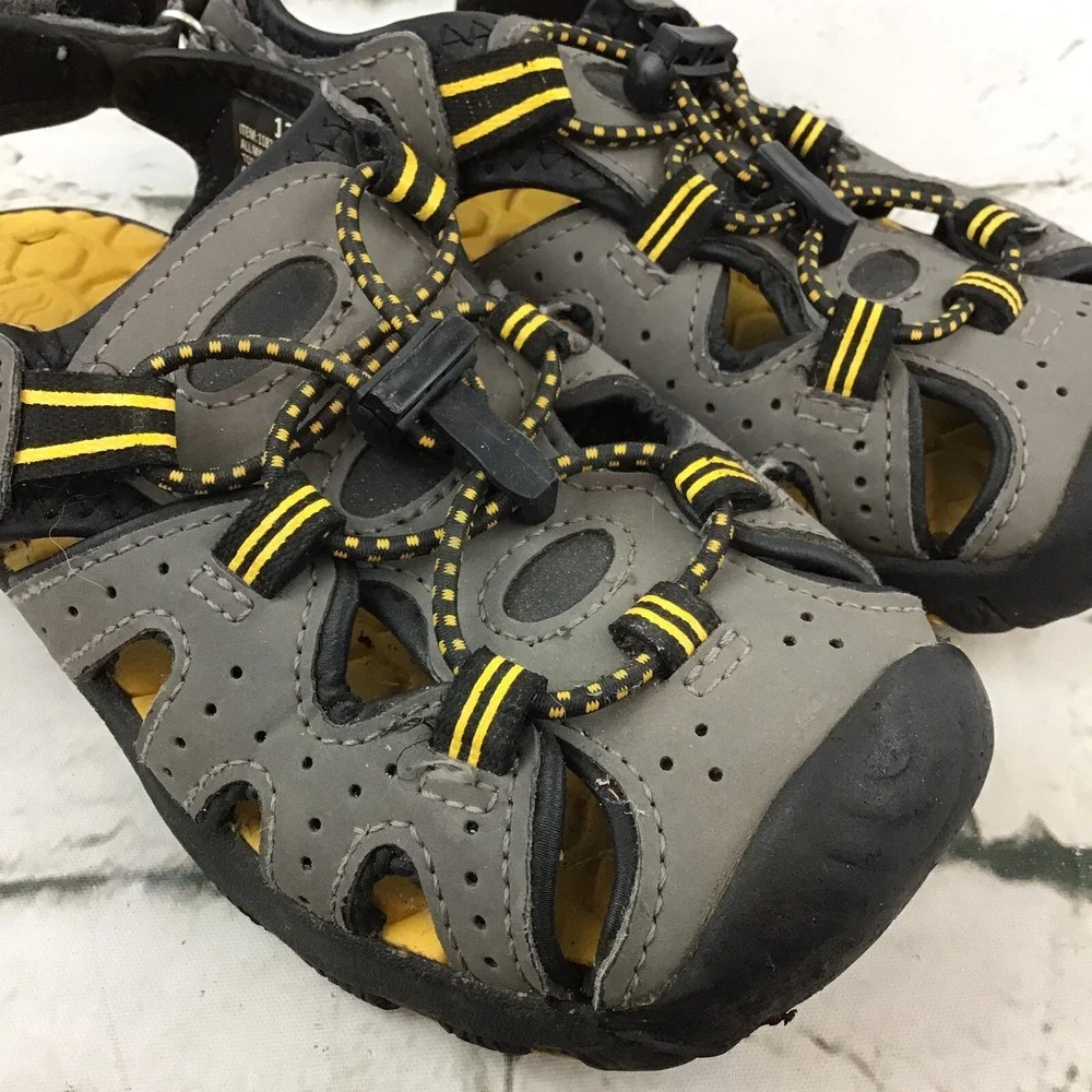 Khombu Boys Sz 13 Kyle Hiking Sandals Water Resistant Trail Shoes